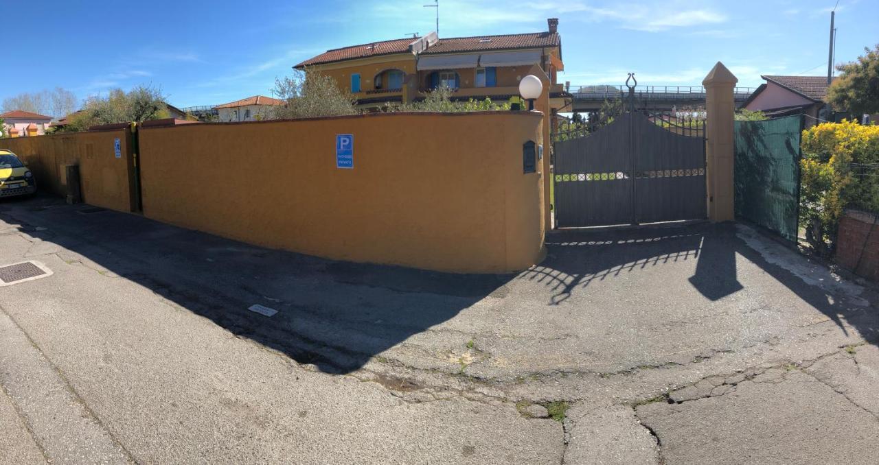 Casa Vacanze Sunflower Каррара Екстер'єр фото