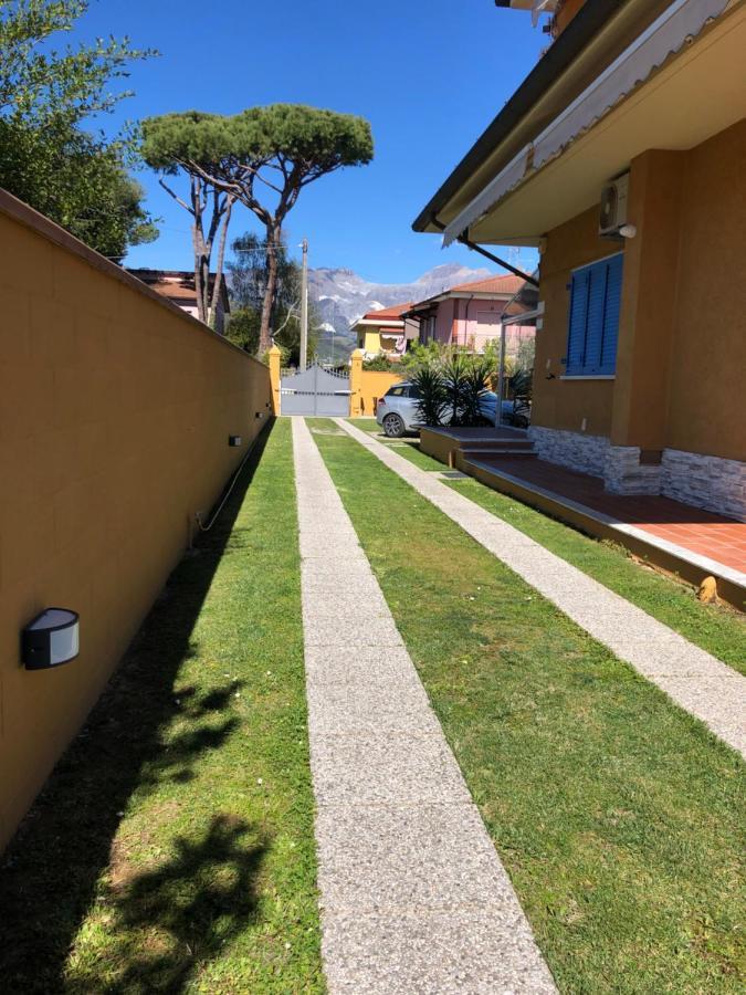 Casa Vacanze Sunflower Каррара Екстер'єр фото